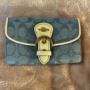 Coach Kleo wallet in signature chambray